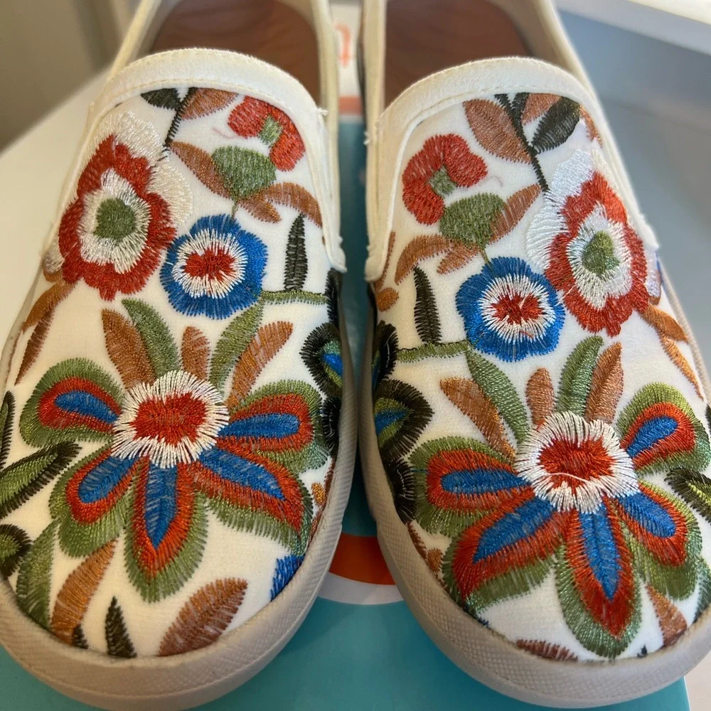 BareTraps Beech Floral Embroidered Slip On Sneaker